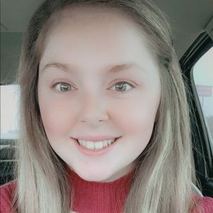 Meet your Posher, Katelyn